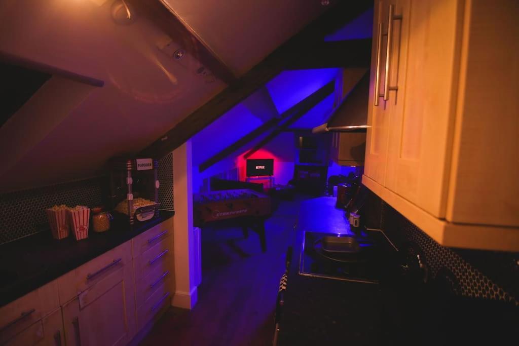 Games And Movies Lounge 7 Bed City Centre Apartment Newcastle upon Tyne Buitenkant foto