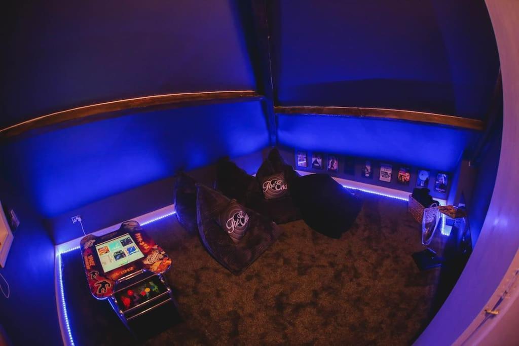 Games And Movies Lounge 7 Bed City Centre Apartment Newcastle upon Tyne Buitenkant foto